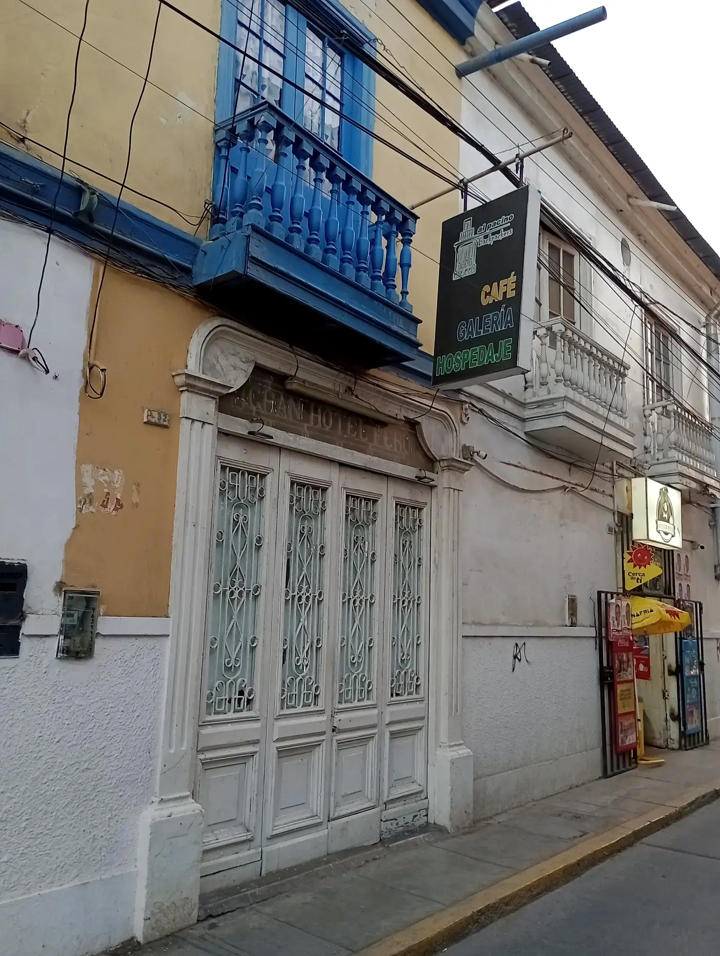 Fachada de casas republicanas en el centro histórico de Pacasmayo
