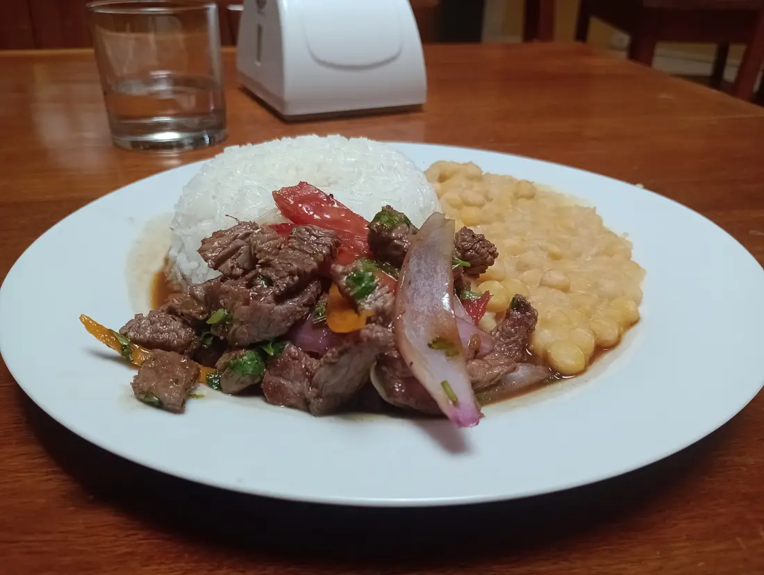 Plato criollo servido en el Al Pacino Café-Bar