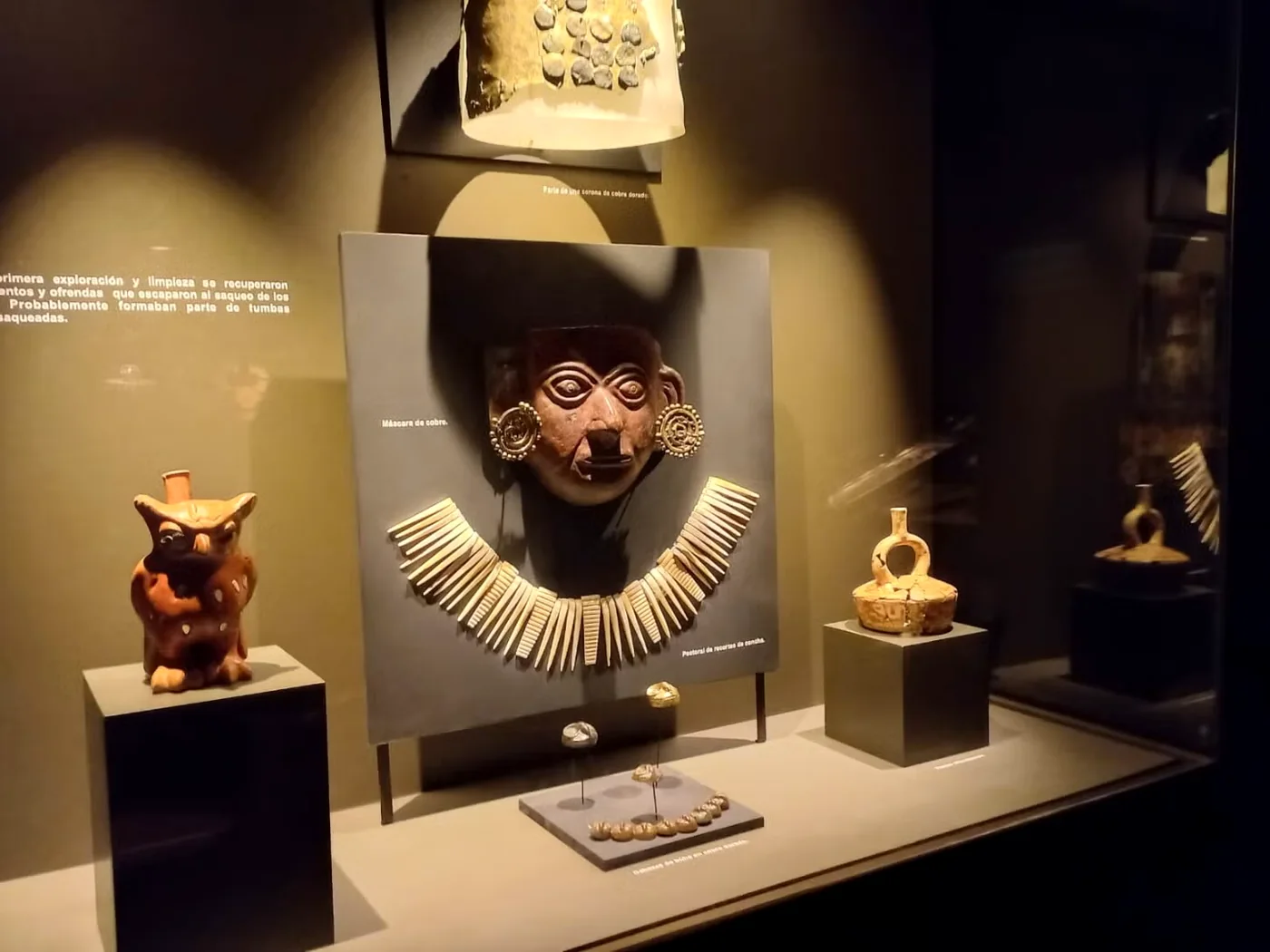 Visitors walking through the Royal Tombs of Sipán Museum